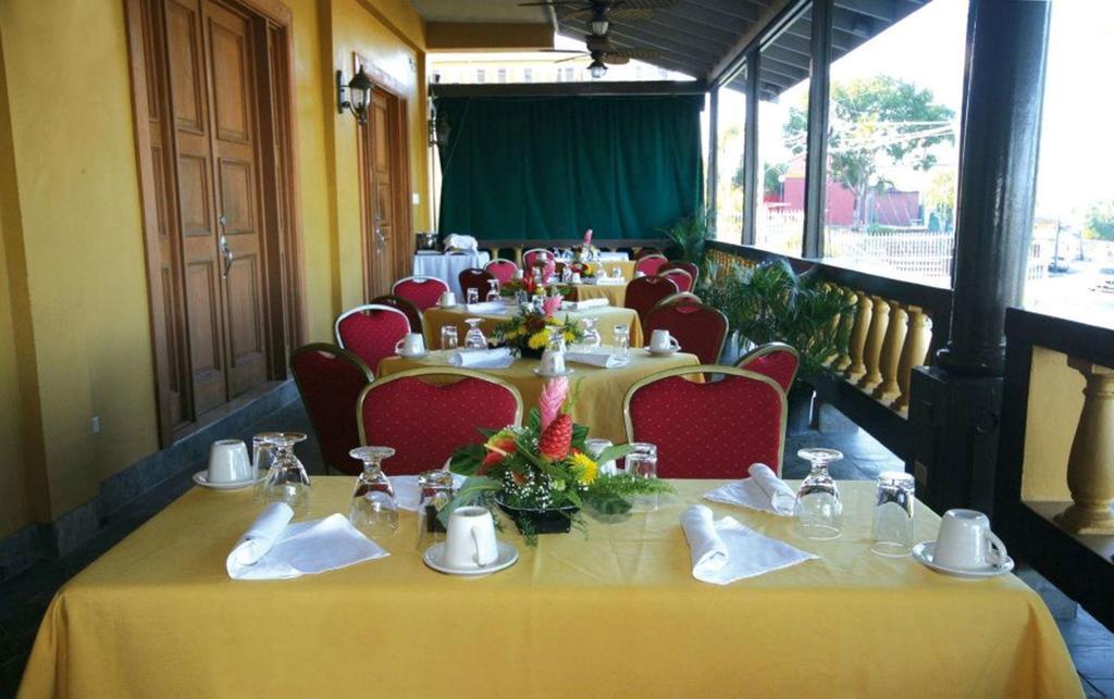 מונטגו ביי The Wexford Hotel מסעדה תמונה